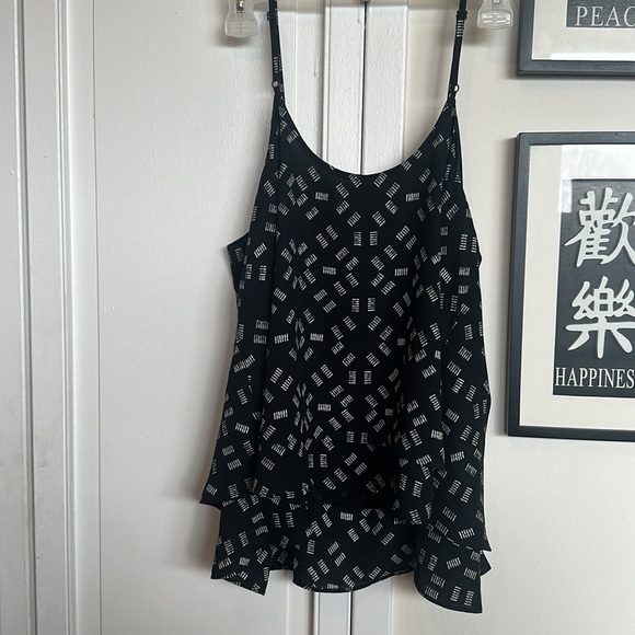 Pretty layered tank top - Picture 5 of 8